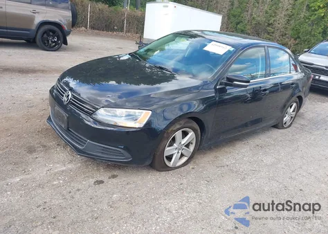 2013 Volkswagen Jetta 2.0L Tdi z USA, uszkodzony, nr VIN 3VWLL7AJ2DM372735